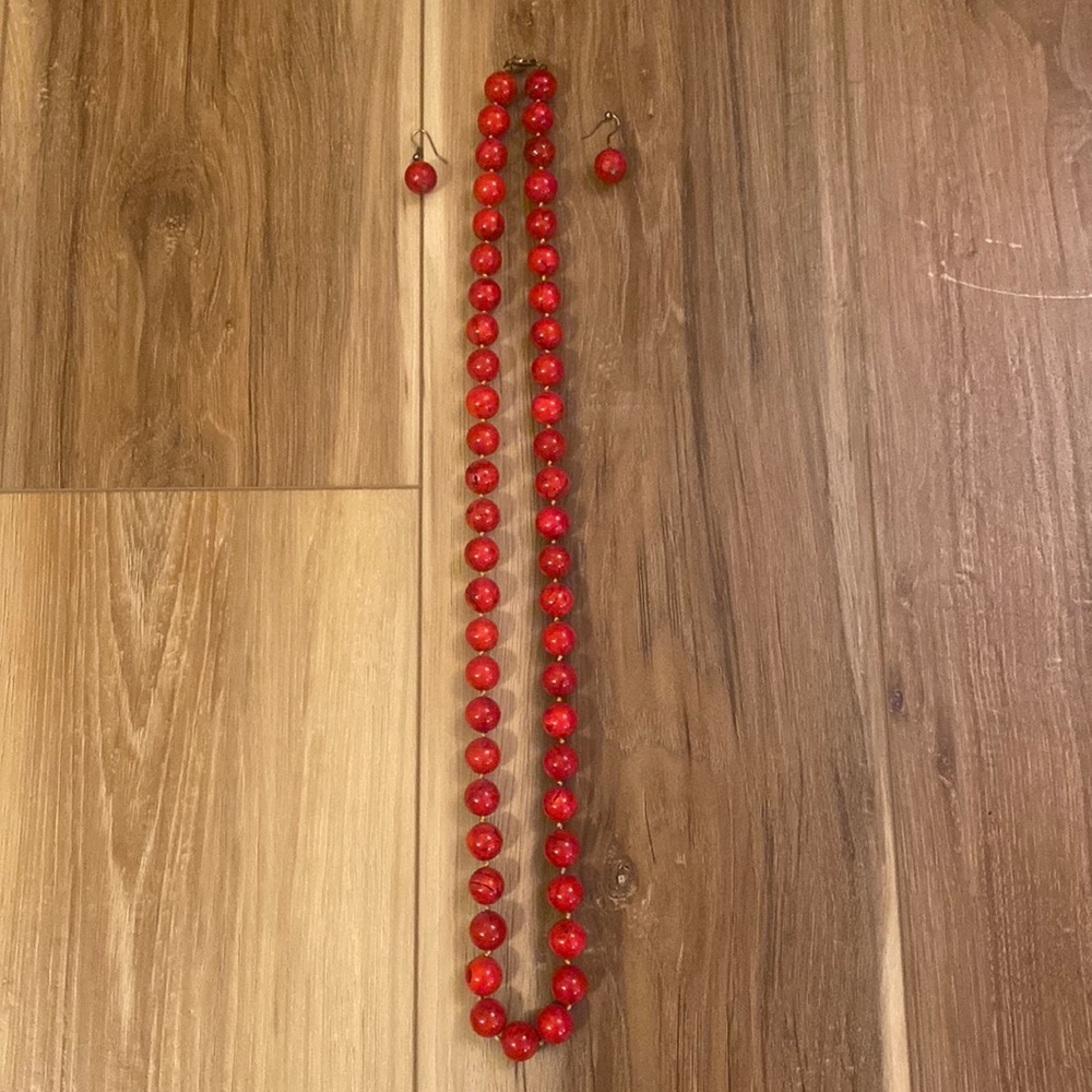 Necklace and earrings bundle